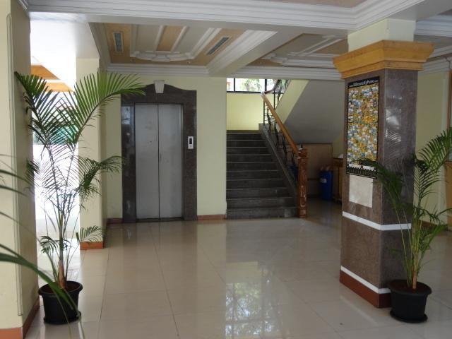 Om Sai Palace Hotel Pune Exterior foto