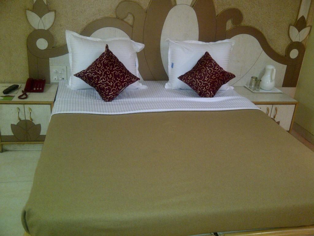 Om Sai Palace Hotel Pune Quarto foto