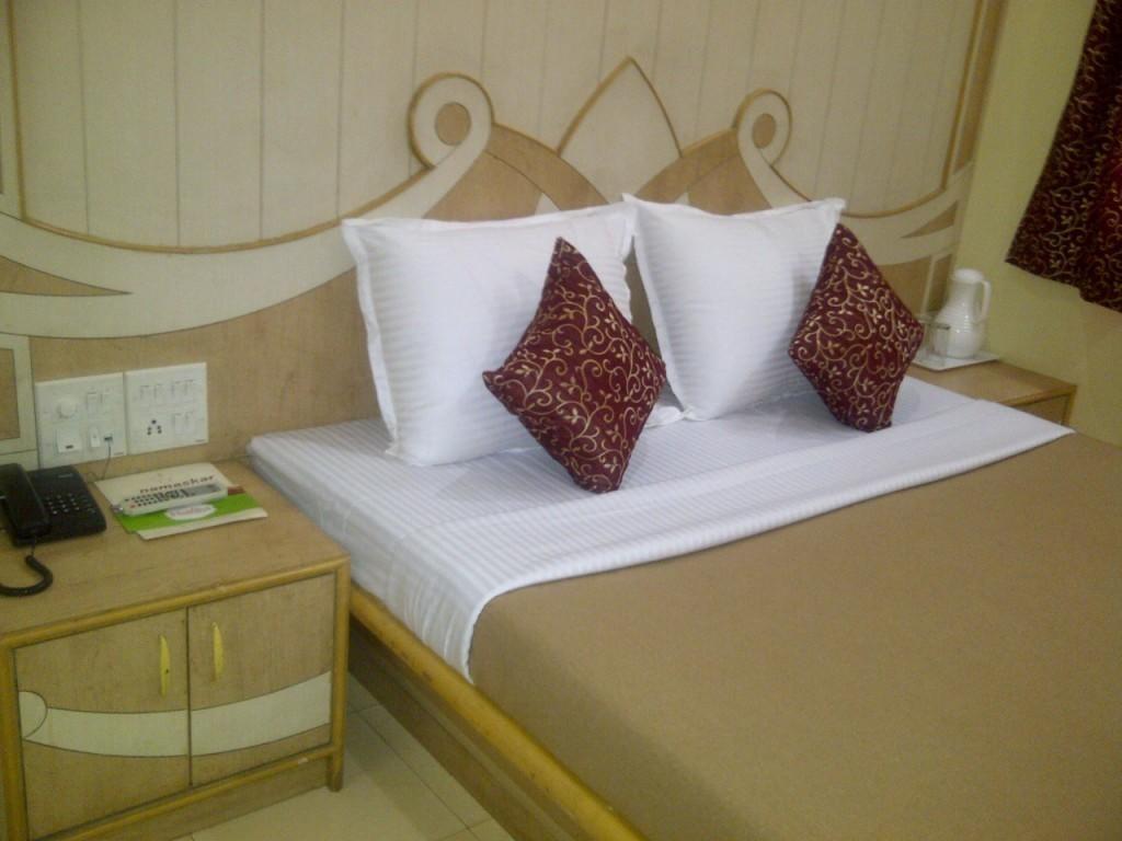 Om Sai Palace Hotel Pune Quarto foto